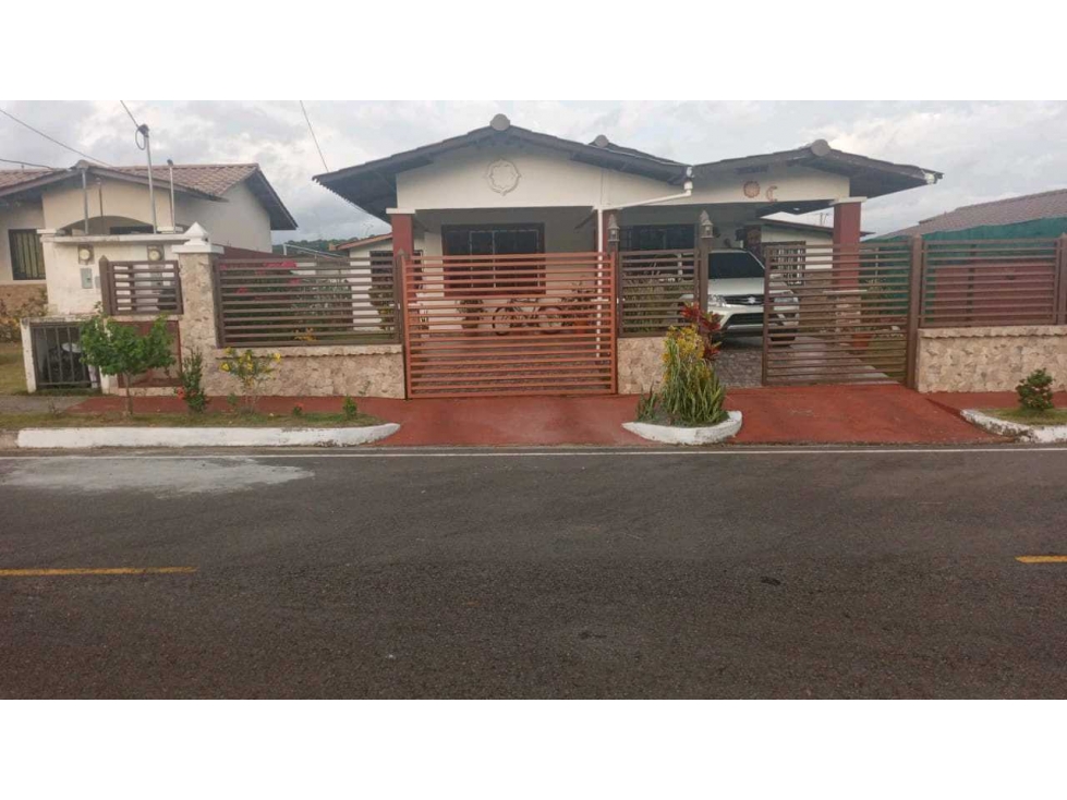 VENTA DE CASA EN ALGARROBOS 3 RECAMARAS CERCADA