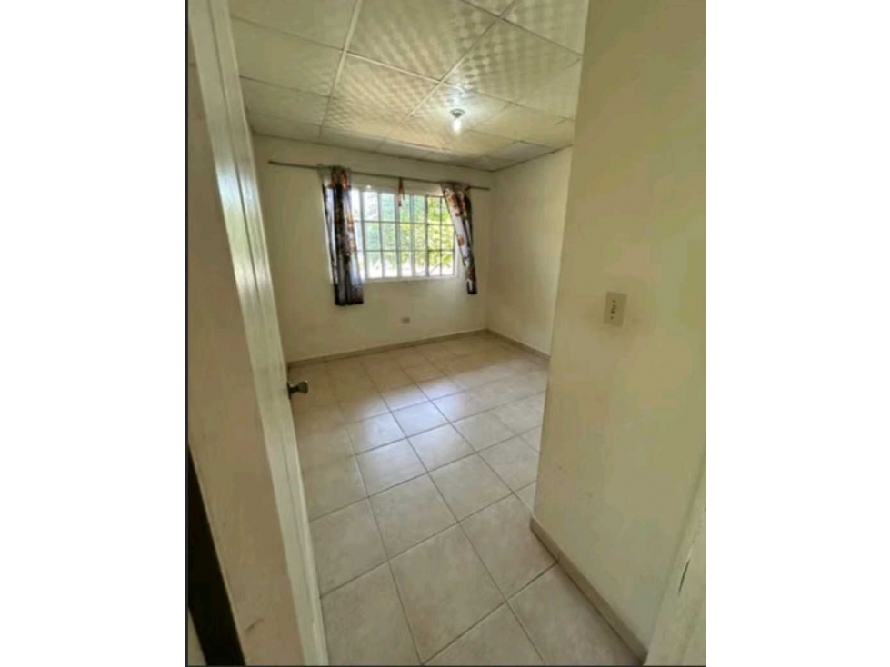 VENTA DE CASA EN ALGARROBOS 3R CERCADA — foto 4