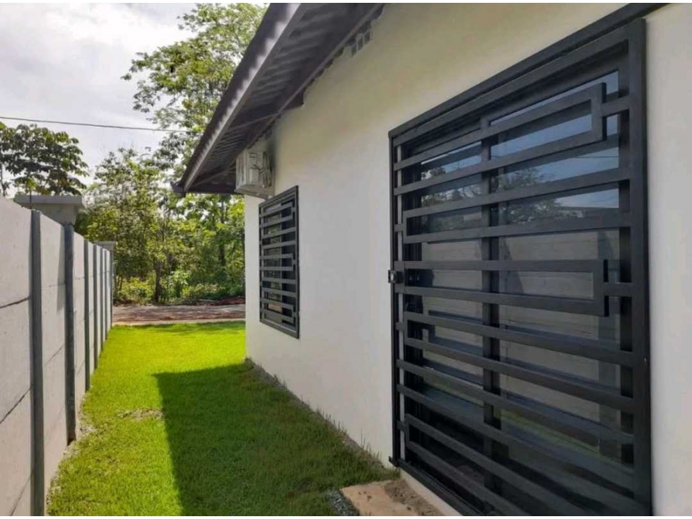 VENTA DE CASA EN ALGARROBOS NUEVA A EXTRENAR - 2