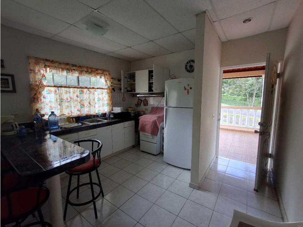 Venta de Casa en Altos de Cerro Azul - 4