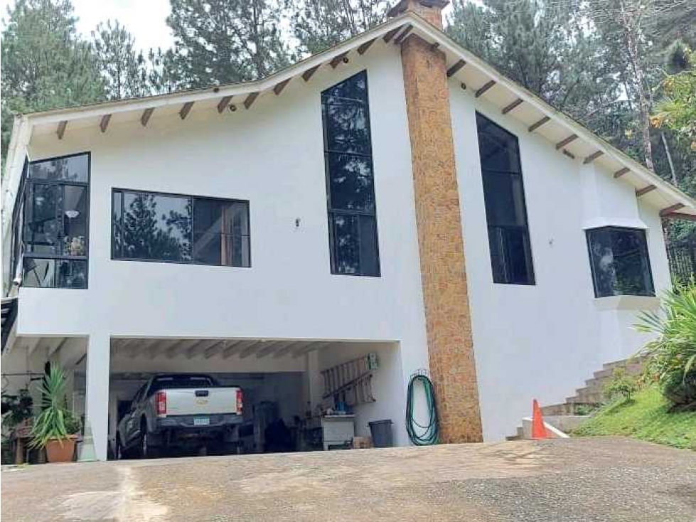 VENTA DE CASA EN ALTOS DE CERRO AZUL PANAMÁ - 2