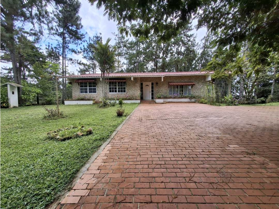 Venta de Casa en Altos de Cerro Azul