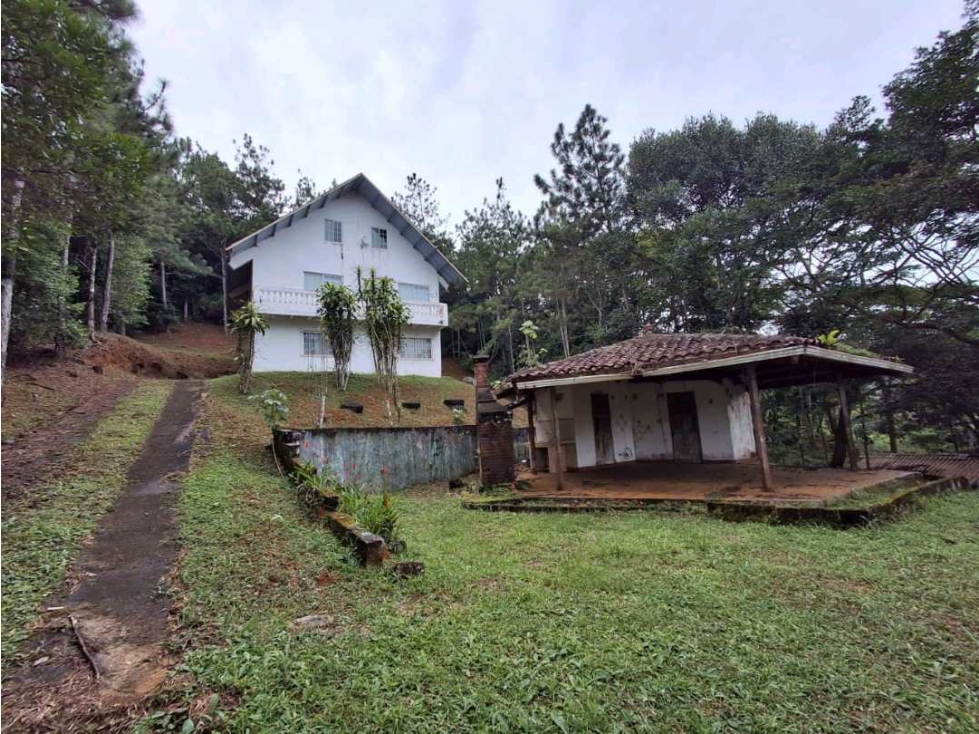 Venta de casa en Altos de Cerro Azul