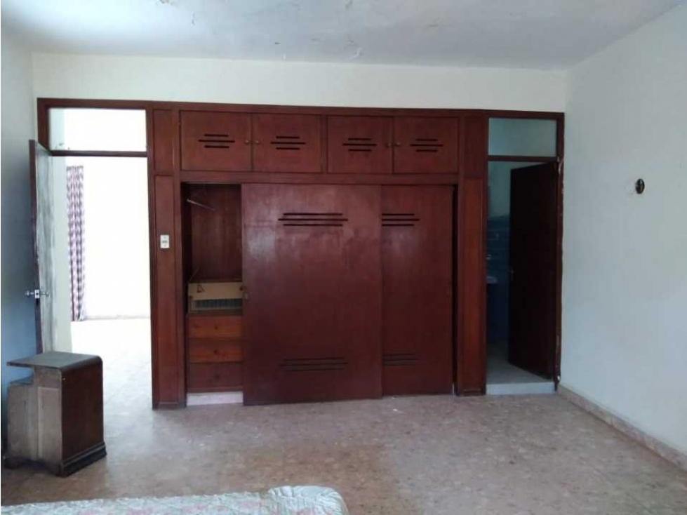 CASA EN VENTA UBICADA EN LA EMBLEMATICA AVENIDA COLON — foto 6