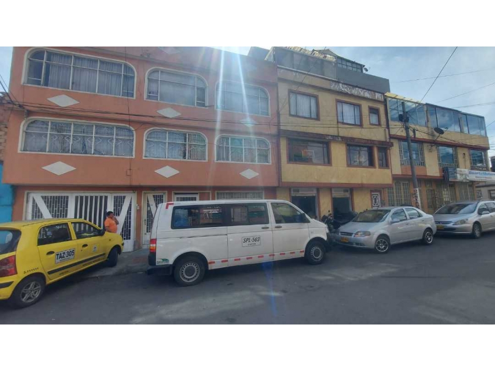 VENTA DE CASA RENTABLE EN BARRIO SAN FERNANDO BARRIOS UNIDOS BOGOTÁ — foto 2