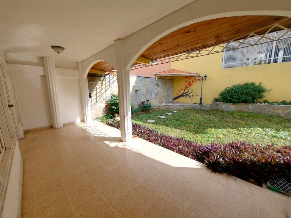 VENTA DE CASA EN BETANIA EN CLUB X 300 MTS2 4 REC "PRECIO NEGOCIBLE" — foto 3