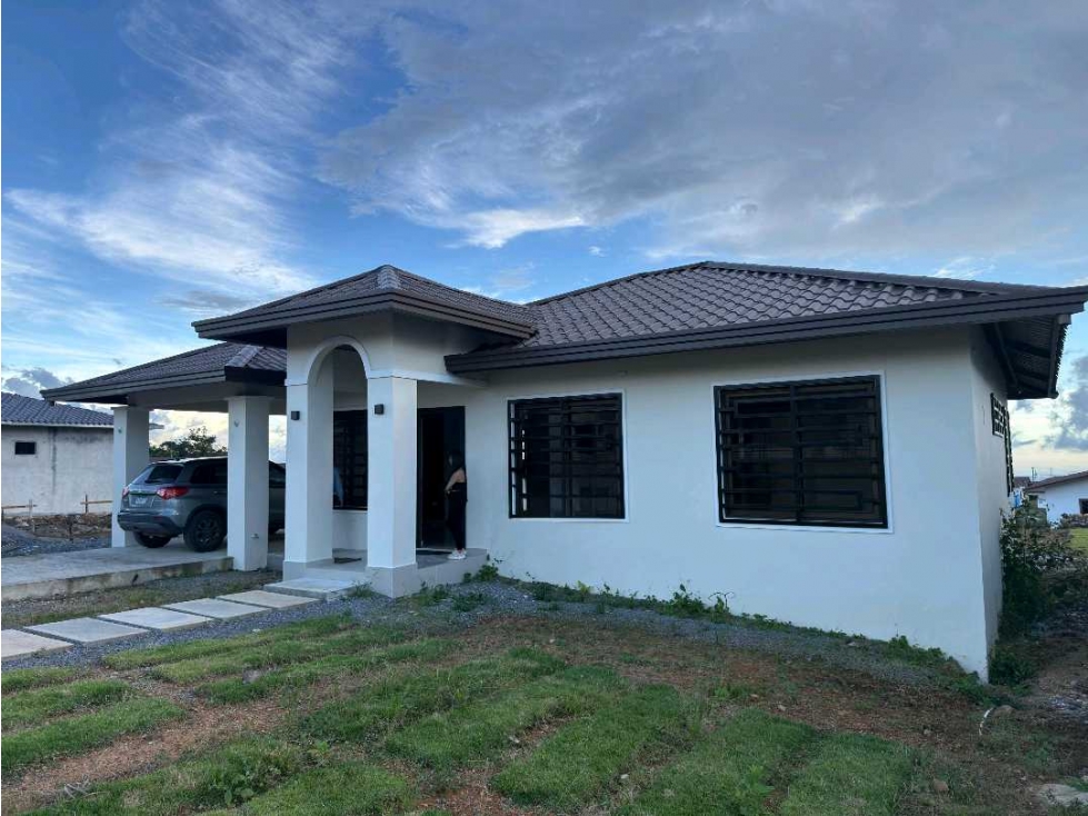 VENTA DE CASA EN BOQUETE NUEVA 2R