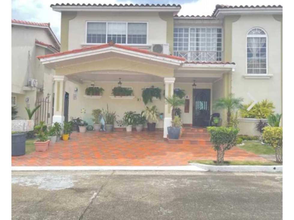 VENTA DE CASA EN BRISAS DEL GOLF AMOBLADA