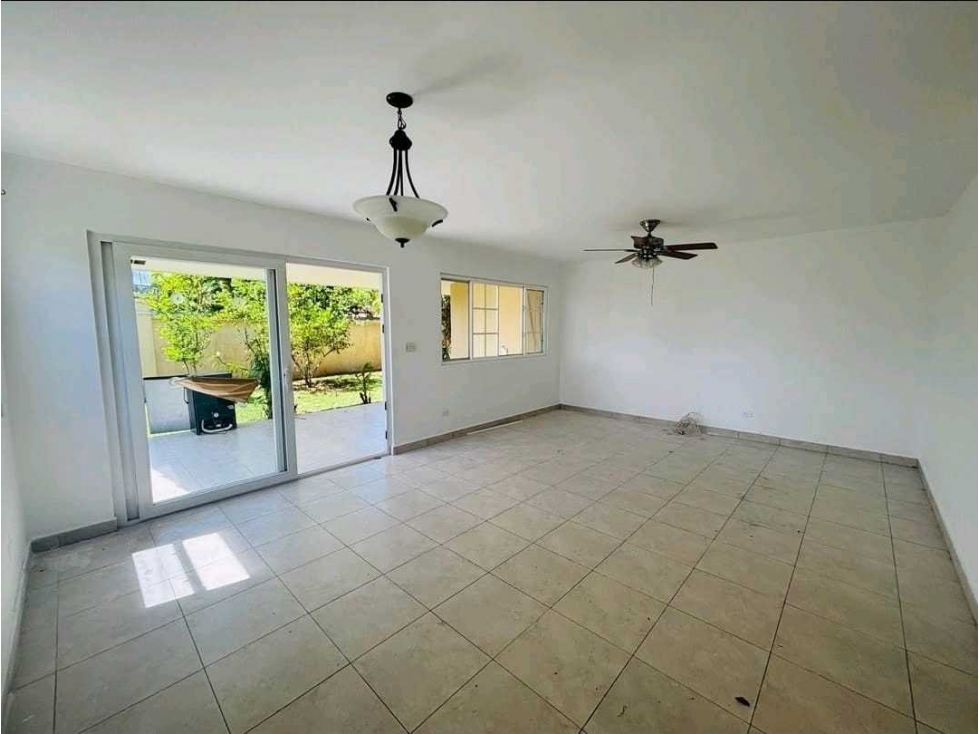 VENTA DE CASA EN BRISAS DEL GOLF - VILLAS DEL GOLF II - VACIA