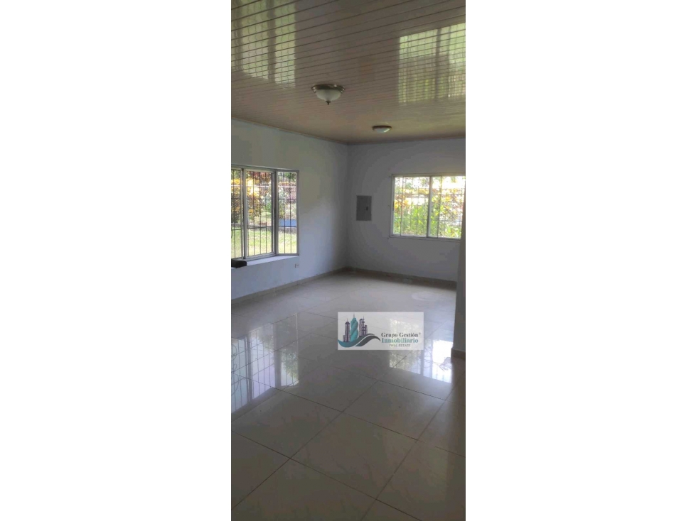 VENTA DE CASA EN BUGABA TOTALMENTE CERCADA 1,000 METROS DE TERRENO - 3
