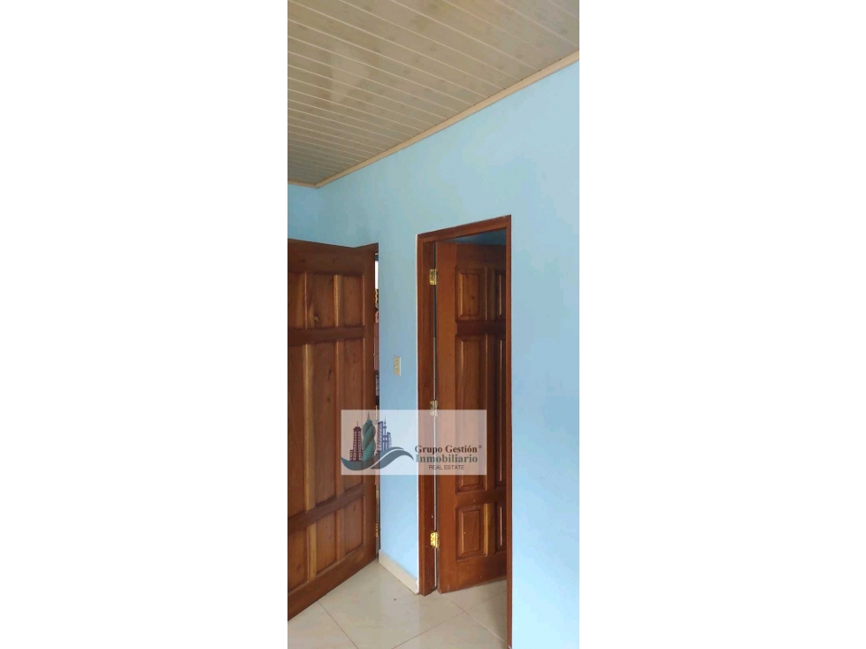 VENTA DE CASA EN BUGABA TOTALMENTE CERCADA 1,000 METROS DE TERRENO - 4