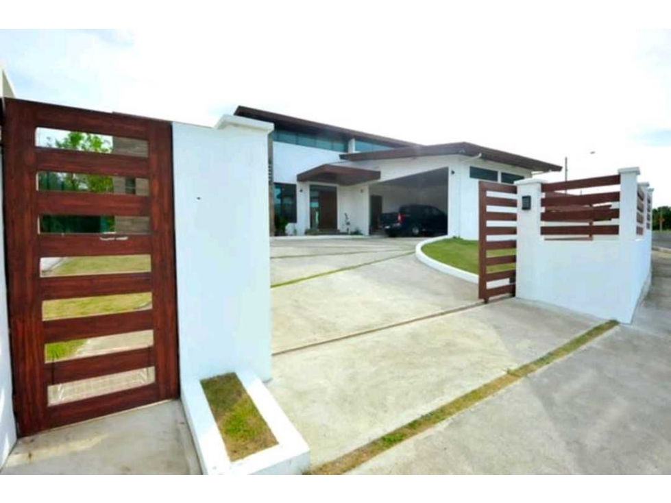VENTA DE CASA EN CAÑAVERAL DE PENONOMÉ MODERNA Y HERMOSA - 2