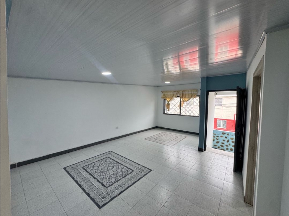 VENTA DE CASA EN CALARCA 5 MINUTOS DEL PARQUE PRINCIPAL — foto 4