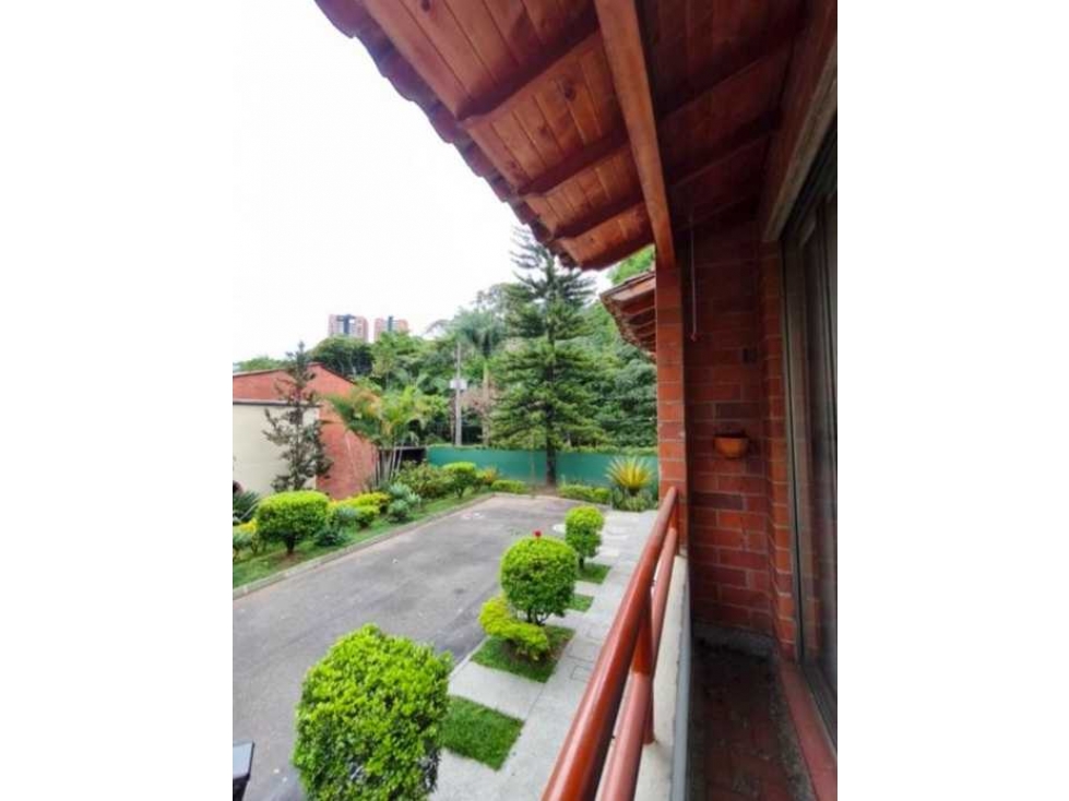 VENTA DE CASA EN ENVIGADO, SECTOR CAMINO VERDE. - 1