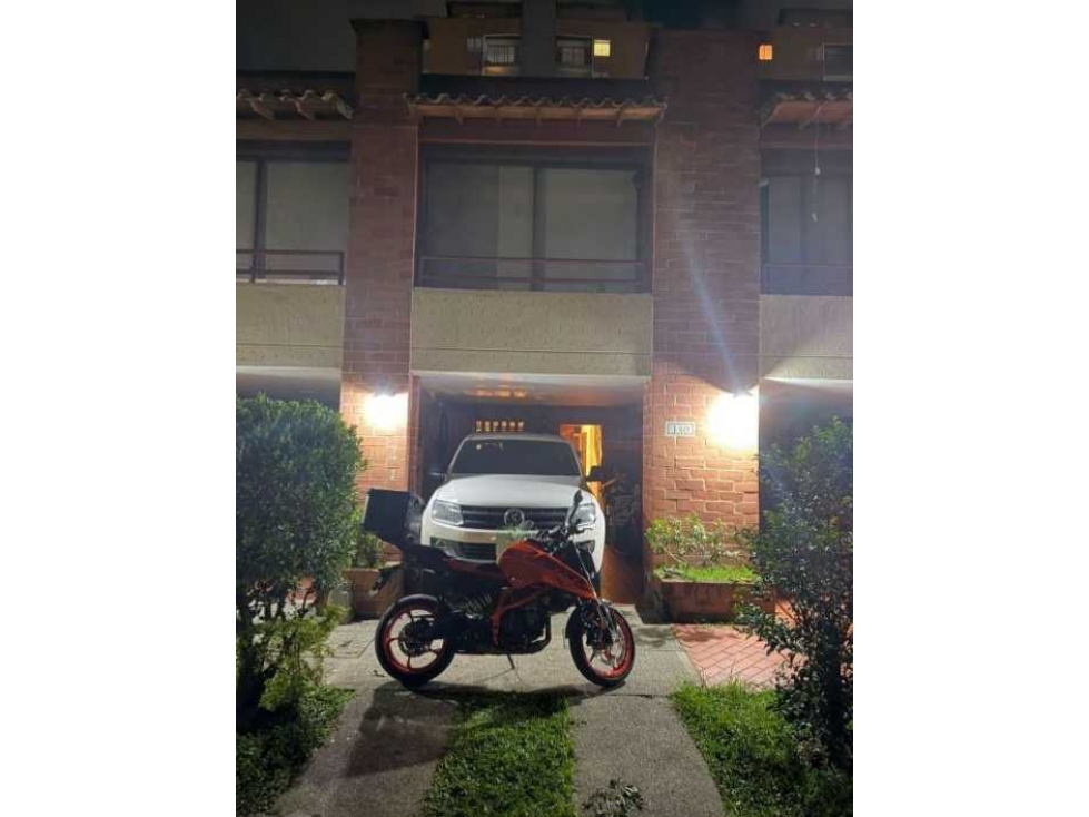 VENTA DE CASA EN ENVIGADO, SECTOR CAMINO VERDE. - 2