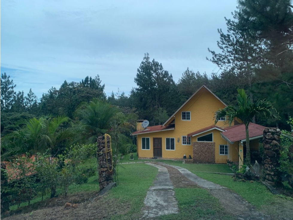 VENTA DE CASA EN CERRO AZUL - 1