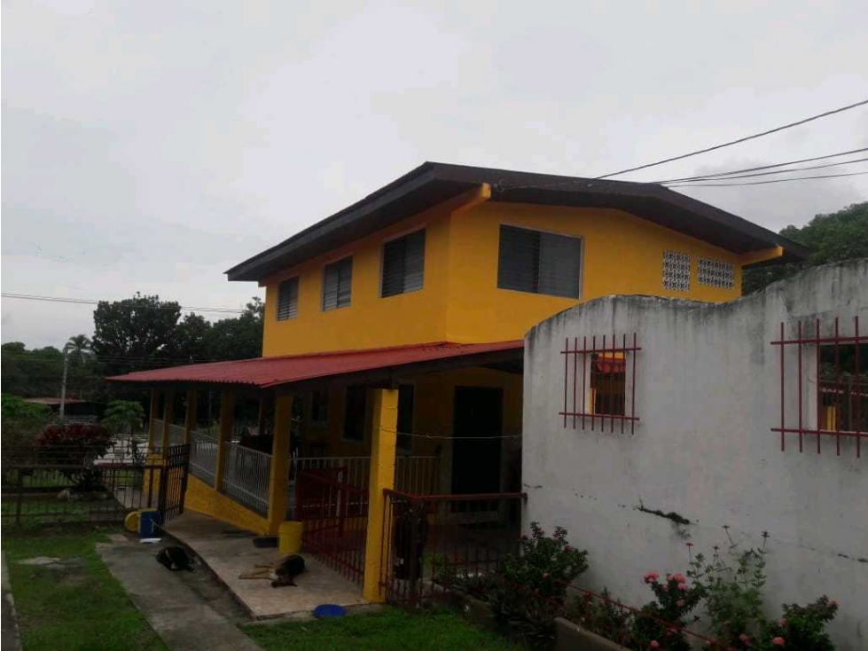 VENTA DE CASA EN CHAME, FRENTE A LA PANAMERICANA, IDEAL PARA NEGOCIO