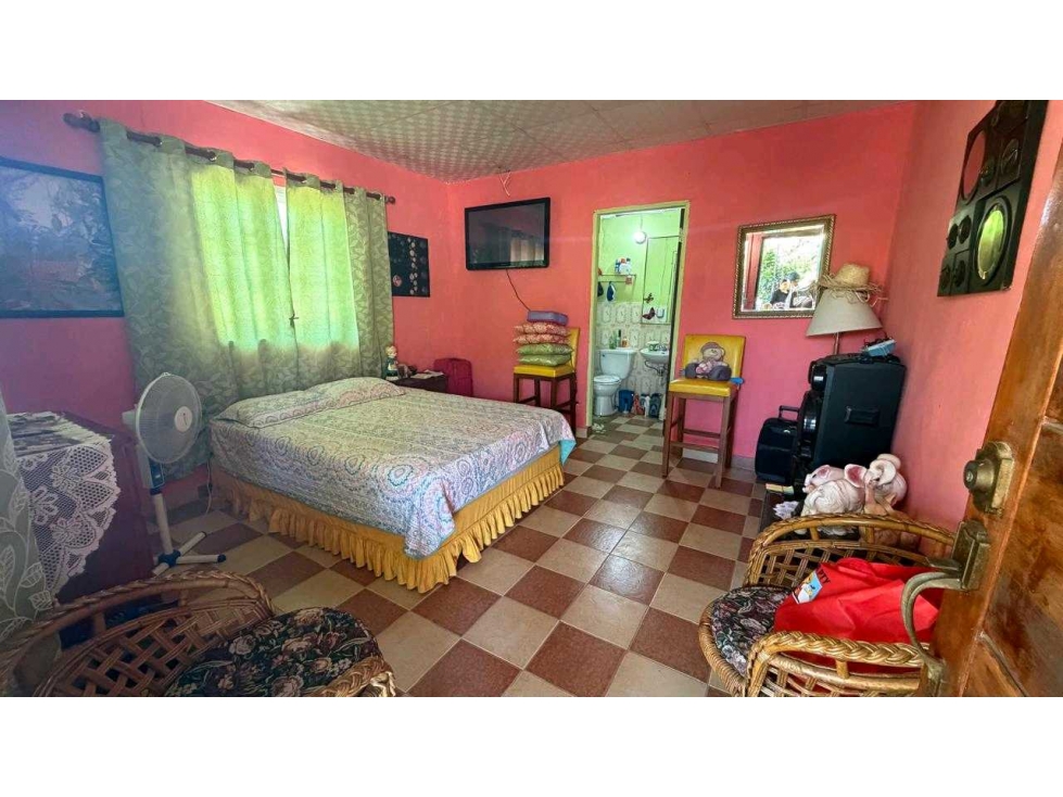 VENTA DE CASA EN CHIRU ANTON CON TERRENO DE 646.61M2 CERCADA — foto 4