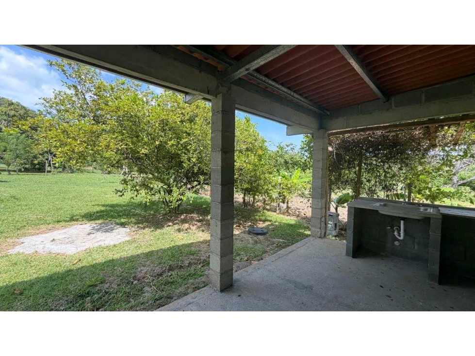 VENTA DE CASA EN CHIRU ANTON CON TERRENO DE 600M2 OPORTUNIDAD!!