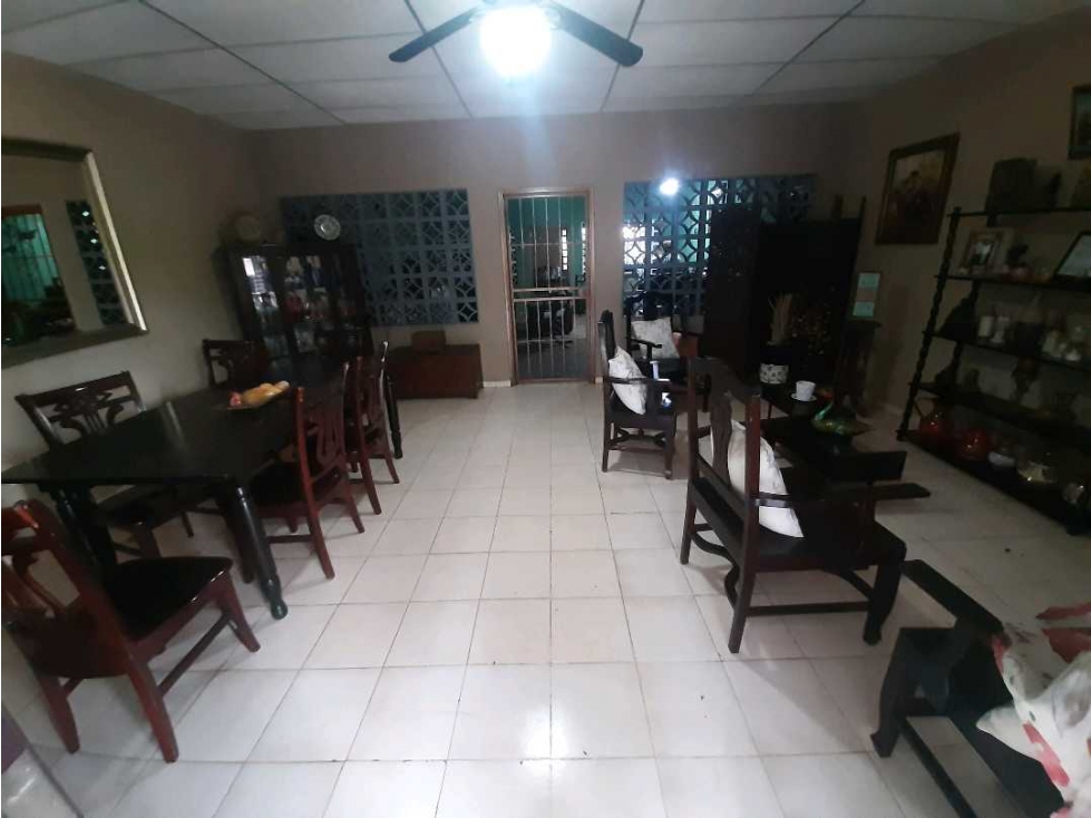 VENTA DE HERMOSA CASA GRANDE EN CHITRÉ - 4