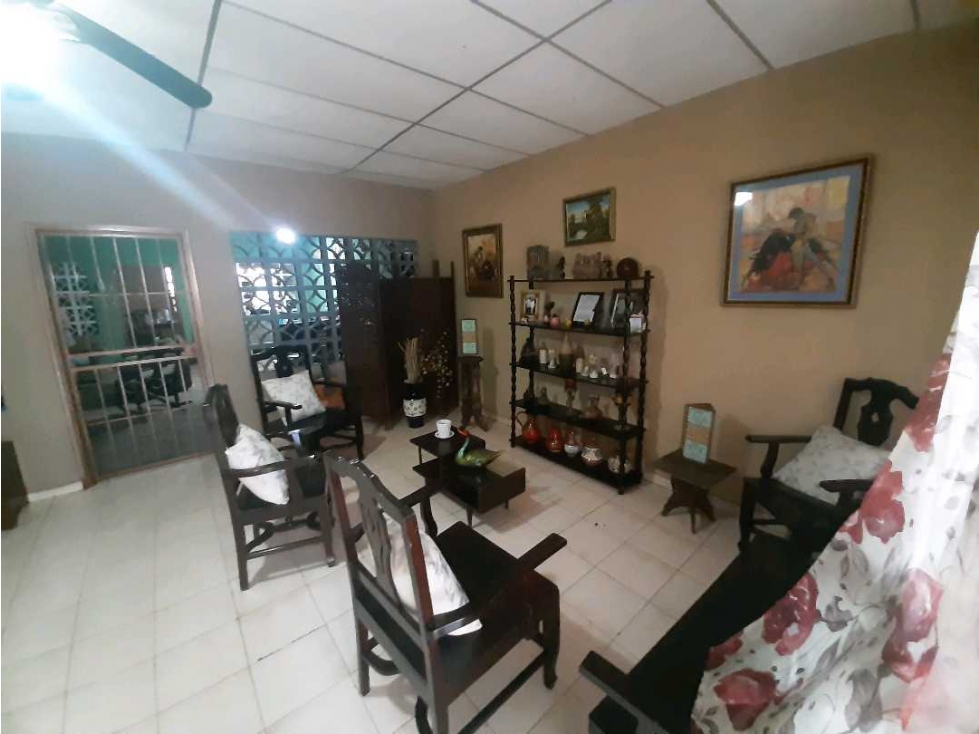 VENTA DE HERMOSA CASA GRANDE EN CHITRÉ - 6