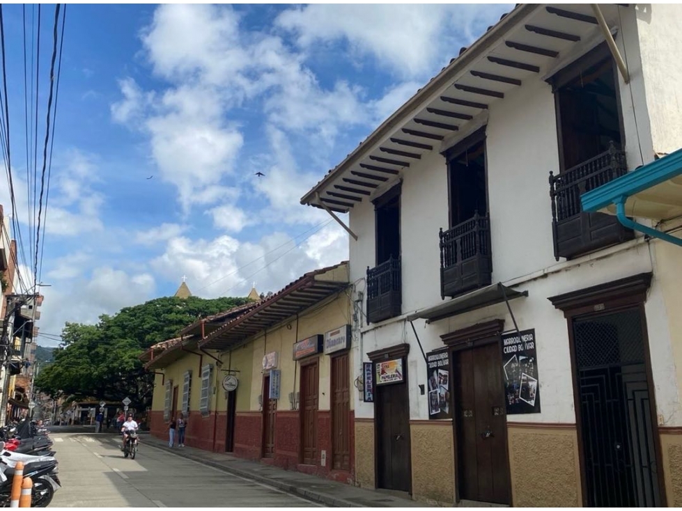 VENTA DE CASA EN CIUDAD BOLÍVAR ANTIOQUIA CON 2 LOCALES RENTANDO