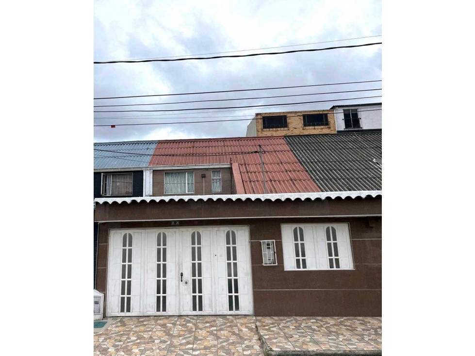 VENTA DE CASA FAMILIAR EN CIUDAD MONTES