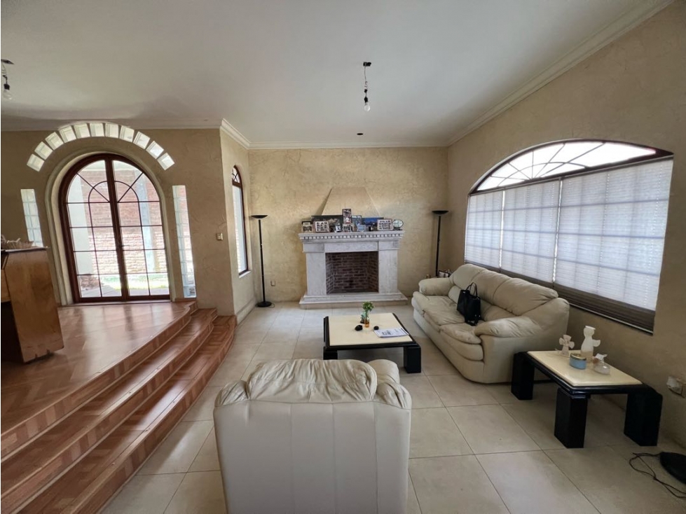 Casa en Venta en Club de Golf con alberca y gran jardín — foto 4