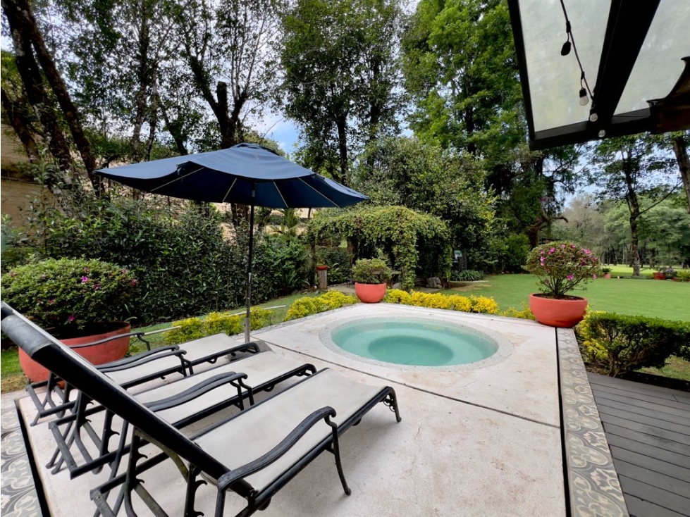 VENTA DE CASA EN CLUB DE GOLF | CON JARDINES Y JACUZZI | AVANDARO — foto 4