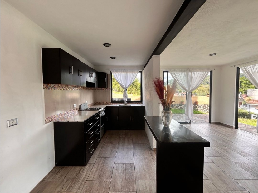 VENTA DE CASA EN CONDOMINIO CON JARDIN Y VISTAS | VALLE DE BRAVO. — foto 5
