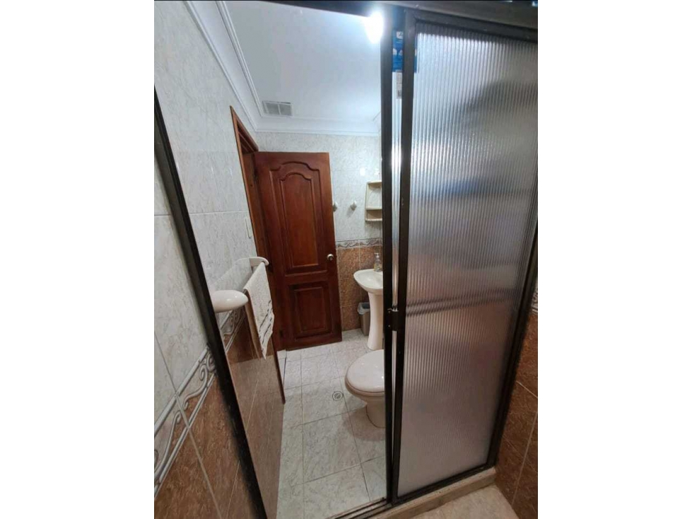 Venta de casa en conjunto barrio Los Alpes — foto 6
