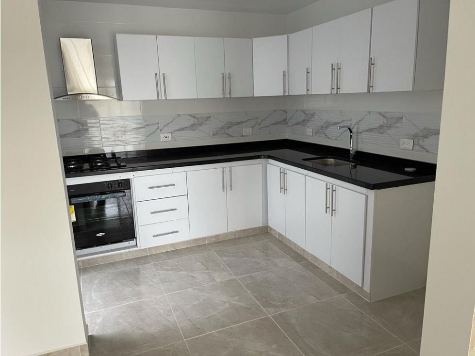 VENTA DE CASA EN CONJUNTO CERRADO SECTOR AVENIDA CENTENARIO ARMENIA