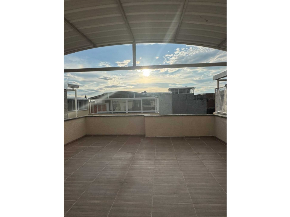 VENTA DE CASA EN CONJUNTO CERRADO EN MONTENEGRO QUINDIO