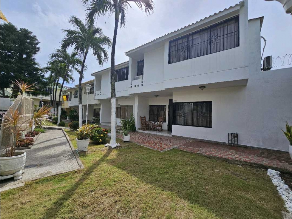Venta de Casa en Conjunto. En Los Alpes. Barranquilla.