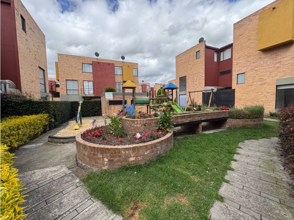 Venta de casa en conjunto recidencial palo alto Mosquera