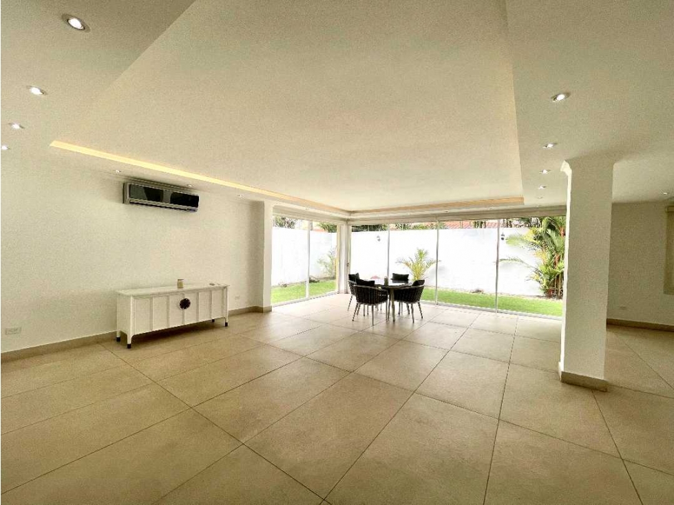 ALQUILER DE CASA EN COSTA DEL ESTE MB — foto 3