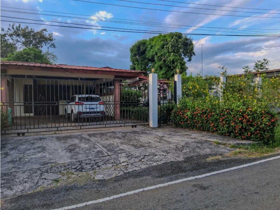 VENTA DE CASA EN DAVID 1,200 METROS 5R