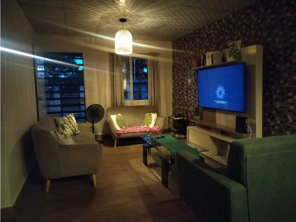 VENTA DE CASA EN DAVID CERCADA Y CON PORTON ELECTRICO — foto 2