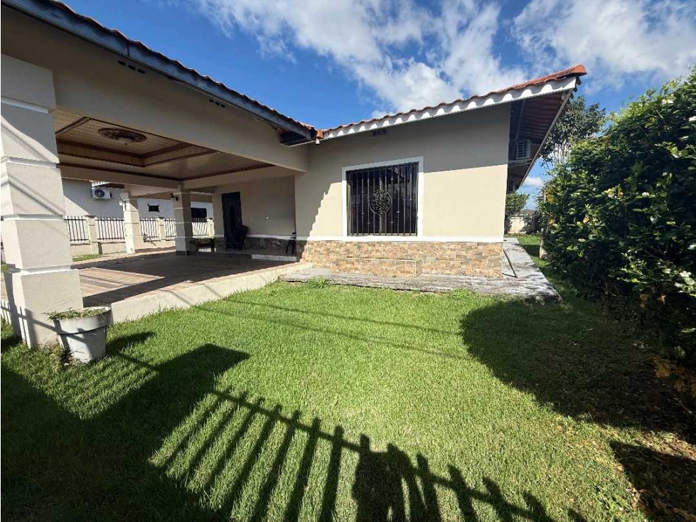 VENTA DE CASA EN DAVID COMPLETAMENTE CERCADA — foto 3