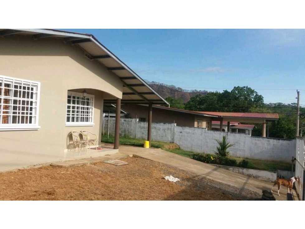 VENTA DE CASA EN DAVID DETRAS DEL MALL COMPLETAMENTE CERCADA — foto 3