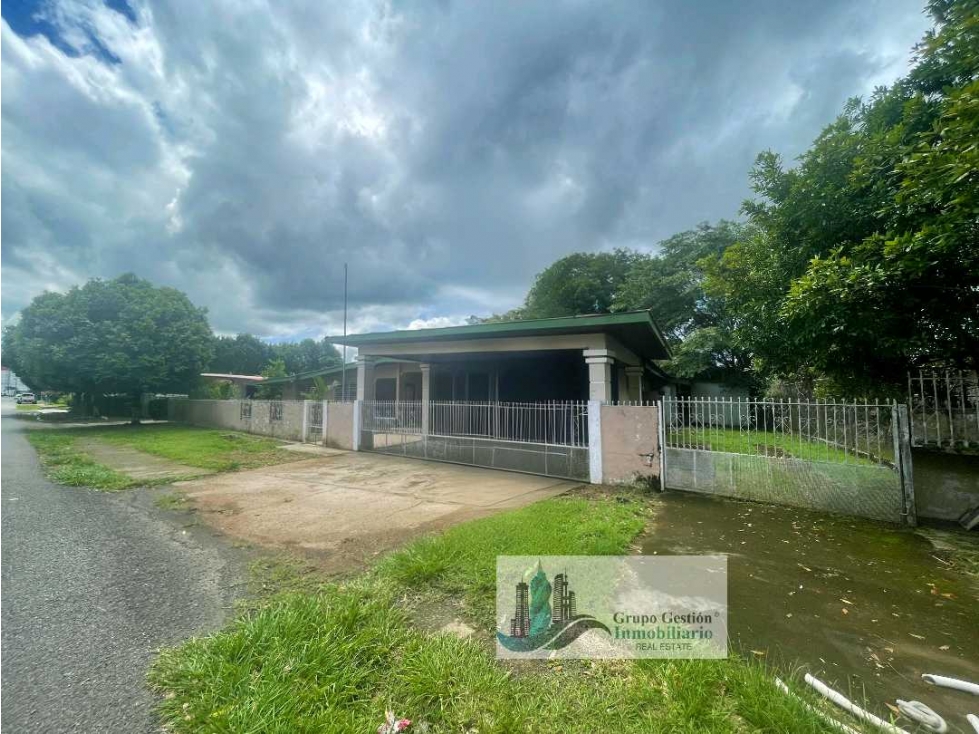 VENTA DE CASA EN DAVID DOLEGUITA CERCADA