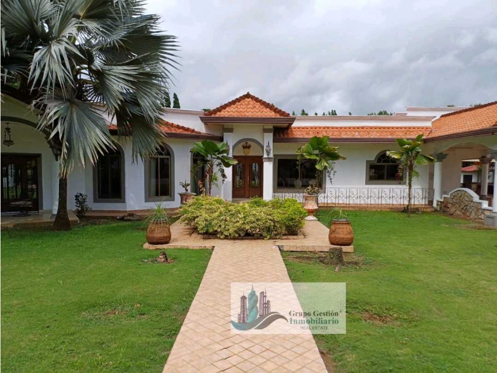 VENTA DE CASA EN DAVID LAS PERLAS 1,996 METROS
