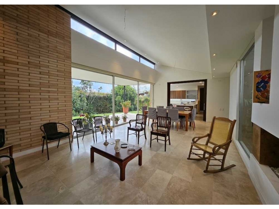 VENTA DE CASA EN EL ALTO DE LAS PALMAS EN UNIDAD CERRADA — foto 3