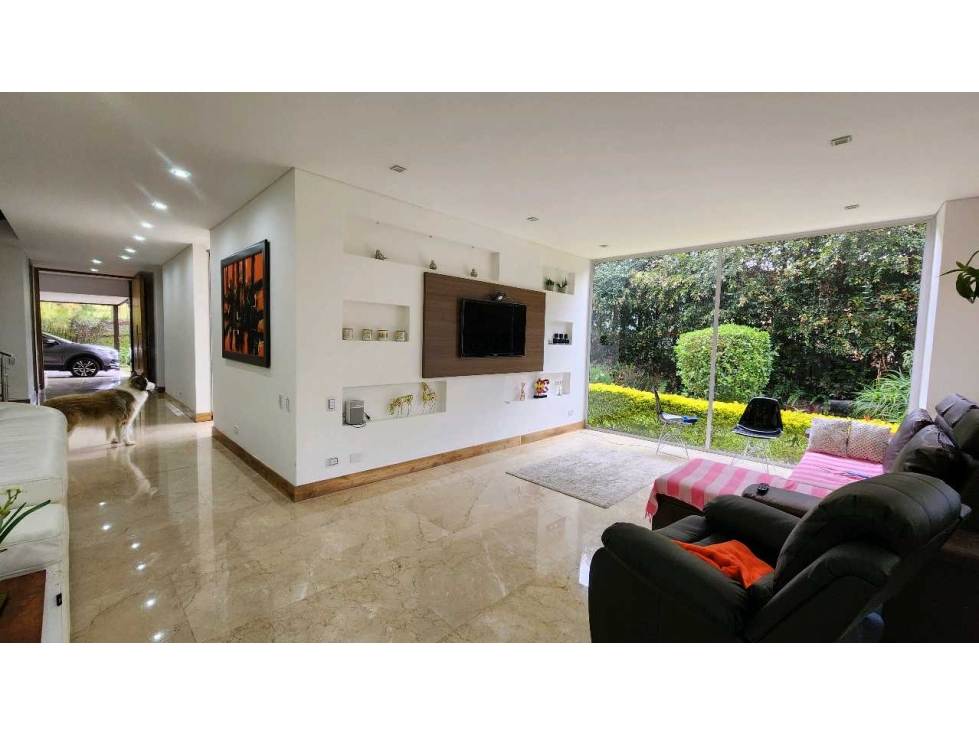 VENTA CASA DE LUJO ALTO DE PALMAS COMODIDAD AMPLITUD Y NATURALEZA — foto 2