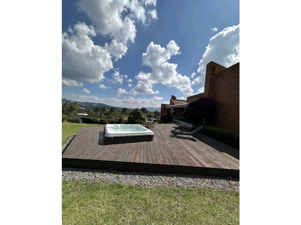 VENTA DE CASA EN EL ALTO DE LAS PALMAS, CERCA AL MALL INDIANA. — foto 4