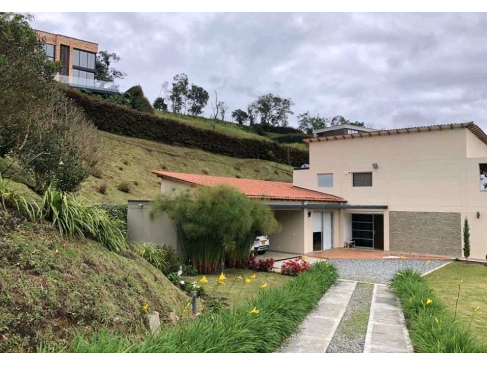VENTA DE CASA EN EL ALTO DE LAS PALMAS, CERCA AL MALL INDIANA. — foto 3