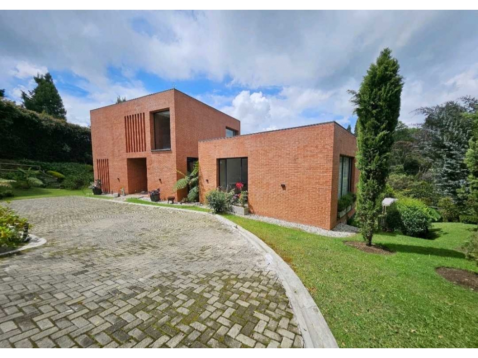 VENTA DE CASA INDEPENDIENTE EN EL ALTO LAS PALMAS.