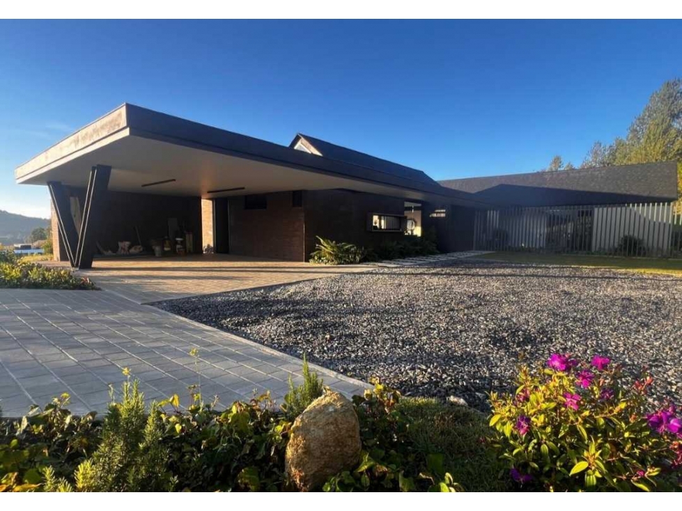 VENTA DE CASA EN EL ALTO DE PALMAS, CERCA AL MALL INDIANA. — foto 2