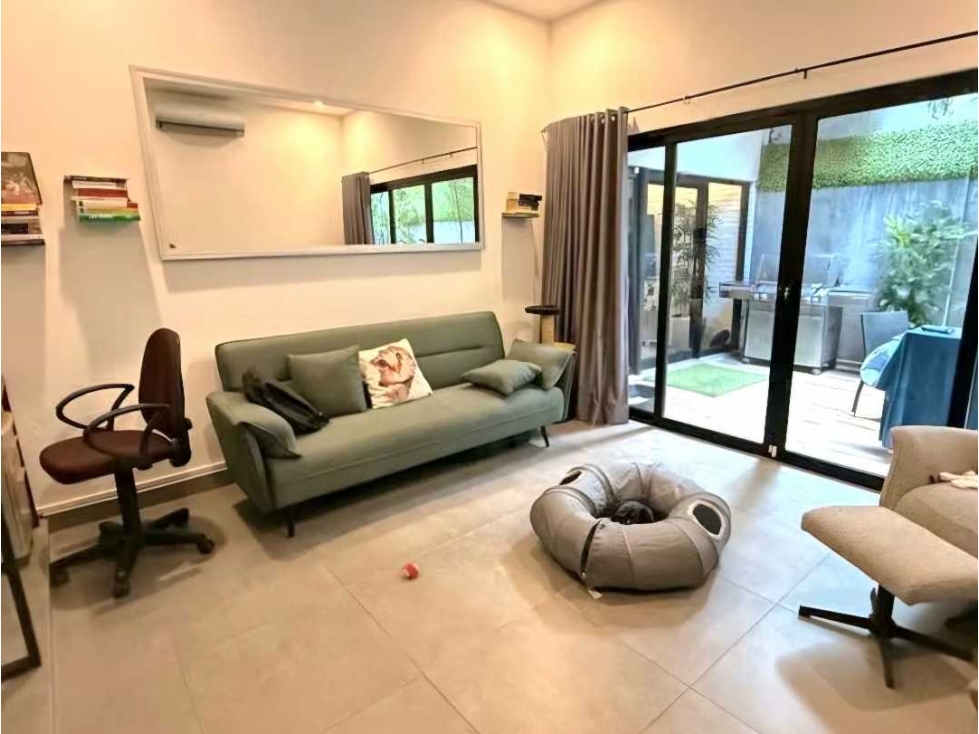 VENTA DE CASA EN EL CENTRO DE CIUDAD PANAMÁ AMOBLADA Y EQUIPADA