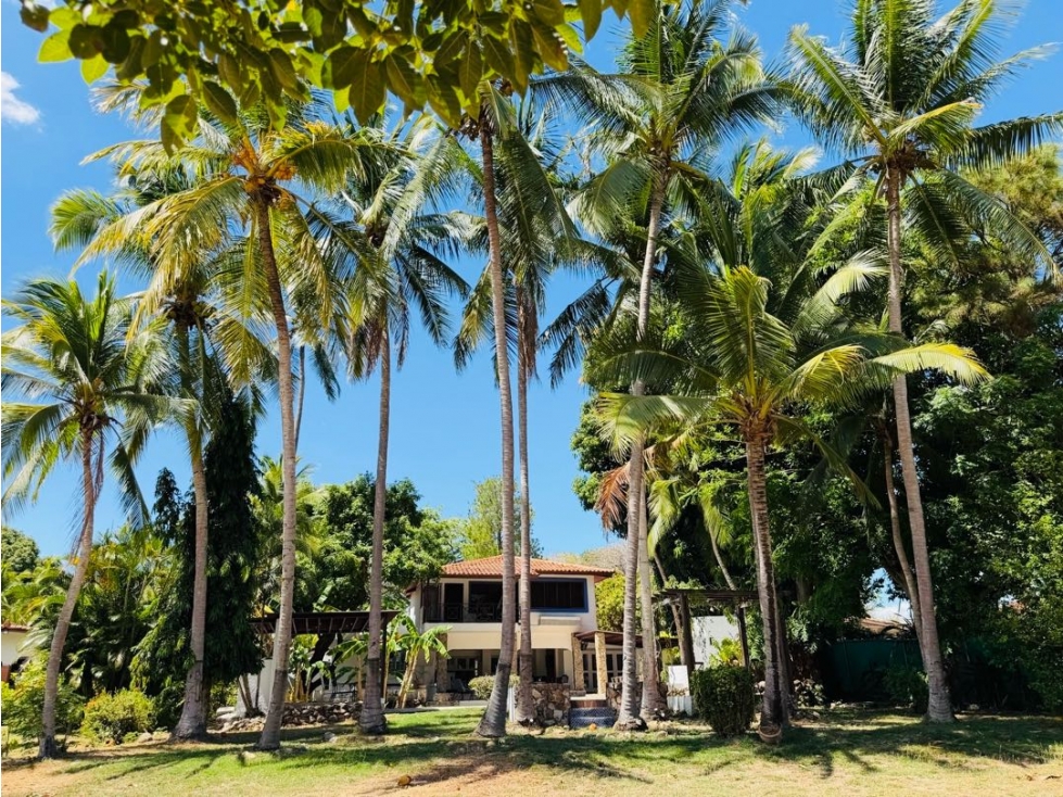 Venta de Casa en el Club de Golf en Playa Coronado
